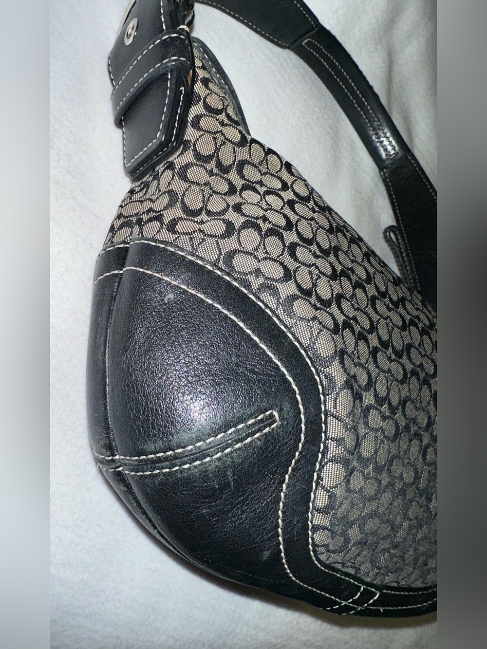 Vintage Y2K Coach Signature Soho
Mini Hobo Shoulder - Picture 7 of 13